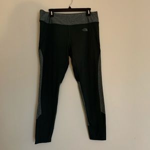 North face women’s green/grey active Capri